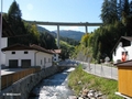 Gries am Brenner, Seebach, in Hintergrund der Talübergang Obernberg