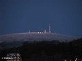 Der Brocken aus unserem Hotelzimmer vor dem Sonnenaufgang