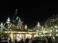 Marktplatz mit Rathaus, rechts das Gothische Haus