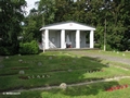 Sowjetischer Ehrenfriedhof mit Ehrenmal für 85 auf Usedom gefallene Angehörige der Roten Armee