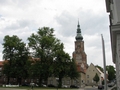 links der Rubenowplatz, dahinter der Dom St. Nikolai