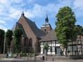 St.-Nikolai-Kirche und das Heimatmuseum Peter Wiepert
