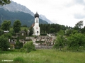 Kirche 'St. Johannes der Täufer' und Friedhof