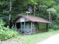 Höllentalklamm, Blockhütte am Beginn des Wanderweges zur ...