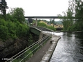 Rückblick auf das Aquädukt, darüber die Bahnbrücke