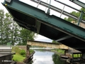 Långbron, Straßen- und Bahnbrücke heben sich