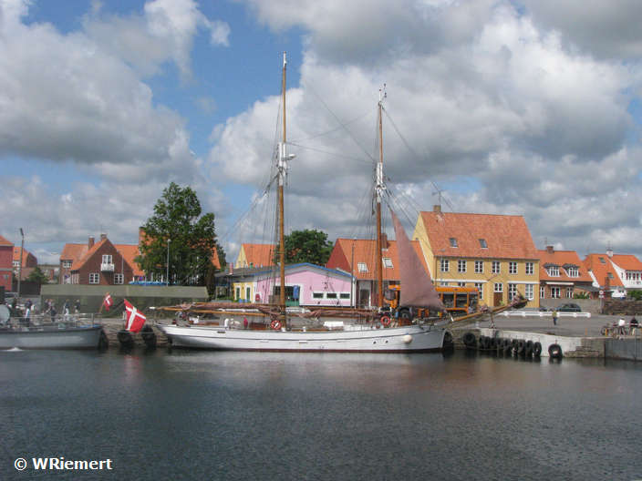 Zur Bildergalerie Nexø bitte hier klicken Segler im Hafen Nexö