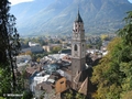 Blick auf Meran mit Turm der Pfarrkirche St. Nikolaus