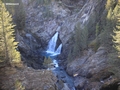 Wasserfall in der Plimaschlucht bei der Hängebrücke