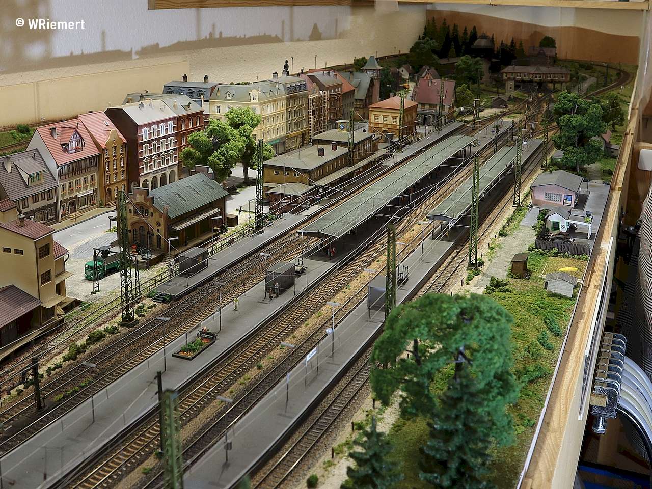 Übersicht, Masten NDetail, Querfelder Ms-Draht 0,2 mm, Fahrdraht und Tragseil Gummifaden, Hänger Hammerschmid - 04_IMG_9861