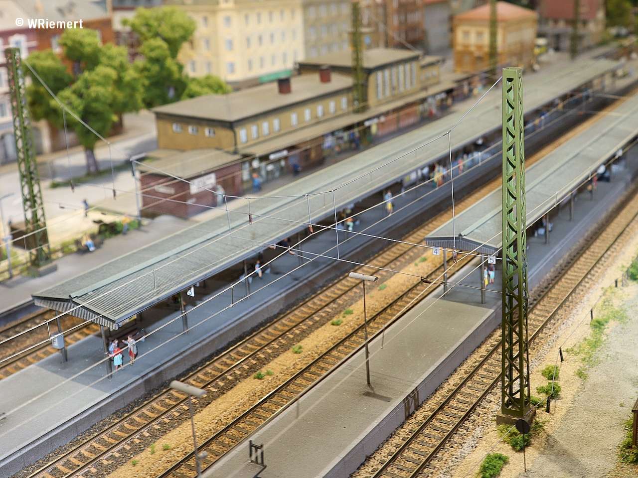 Blick auf die Bahnsteigdächer - 11_IMG_9868