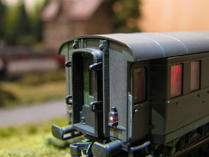 Schlusssignal Zg 3 mit zwei Petroleumlaternen (Detailaufnahme)